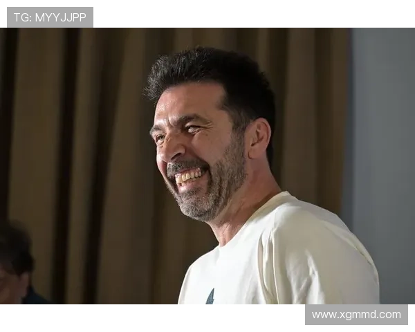 布冯赞阿莱格里执教风格独特米兰印记深刻显现